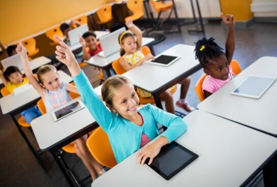 O que é o Estudo sobre o uso da tecnologia na educação da BlinkLearning?